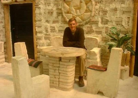 Ngó khách sạn làm từ muối mặn chát ở Bolivia